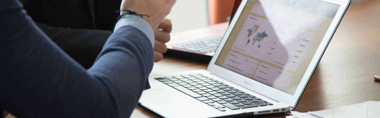 Logo Design & Brand Kits